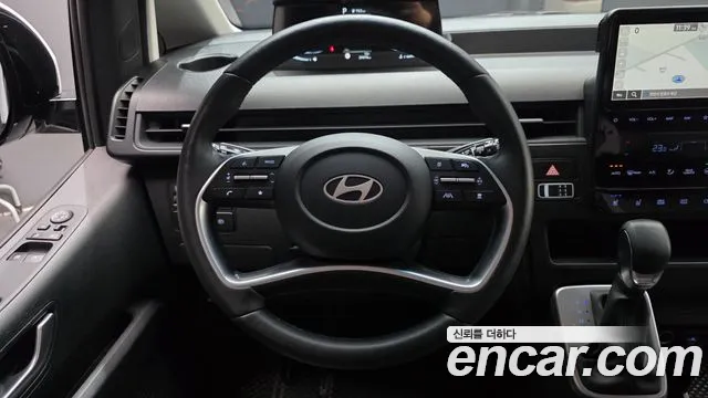Hyundai Staria 2025 thumb 11