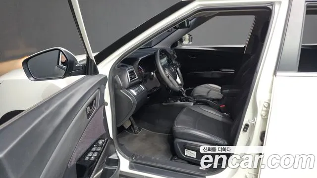 SsangYong Tivoli 2019 thumb 11