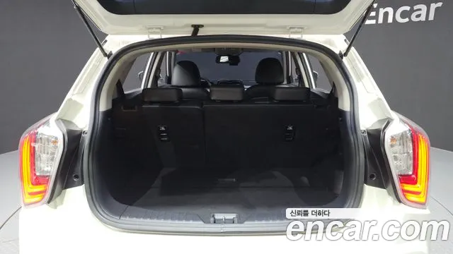 SsangYong Tivoli 2019 thumb 12