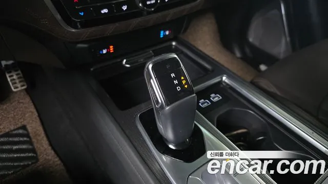 SsangYong Rexton 2022 thumb 10