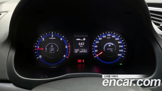 Hyundai i40 2012 thumb 9