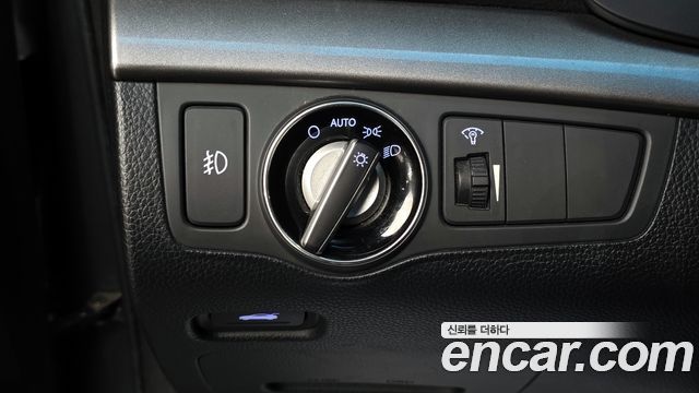 Hyundai i40 2012 thumb 12
