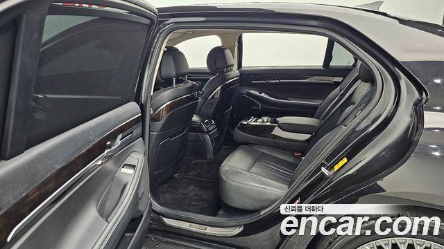 Genesis G90 2019 thumb 12
