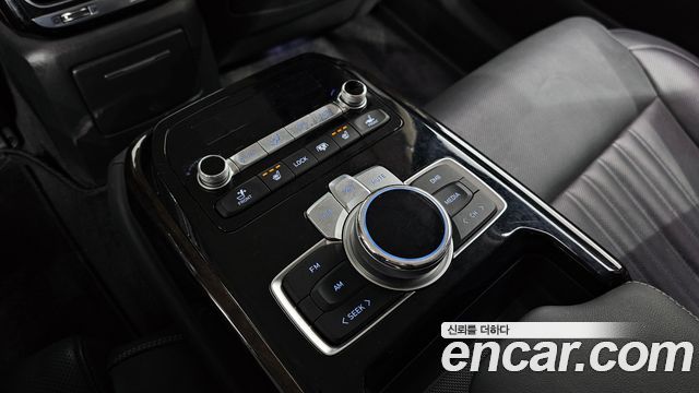 Genesis G90 2019 thumb 2