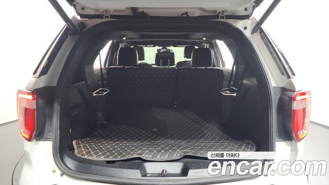 Ford Explorer 2019 thumb 6