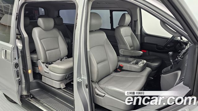 Hyundai Starex 2015 thumb 10