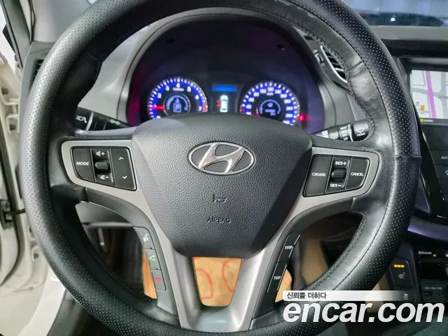 Hyundai i40 2012 thumb 5