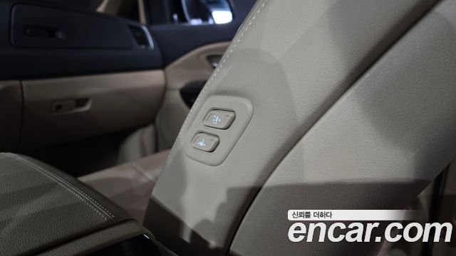 Kia Carnival 2018 thumb 11