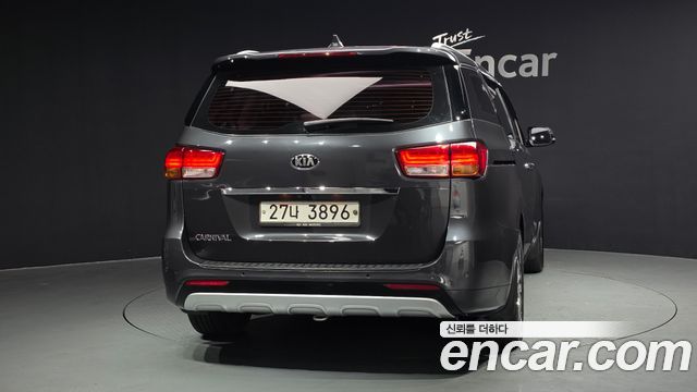 Kia Carnival 2014 thumb 5