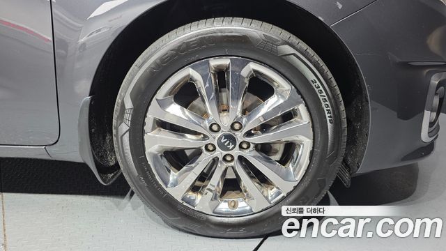 Kia Carnival 2014 thumb 6