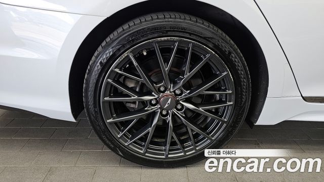 Genesis G80 2018 thumb 6