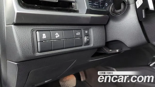 SsangYong Rexton 2023 thumb 12