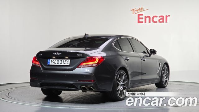 Genesis G70 2018 thumb 2