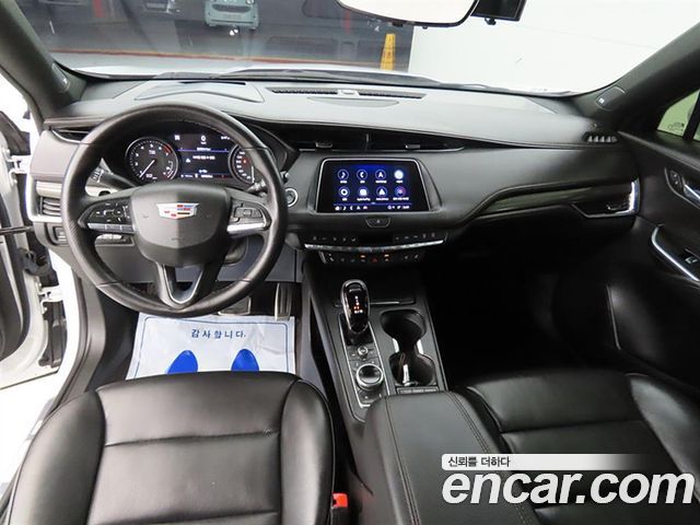 Cadillac XT4 2023 thumb 2