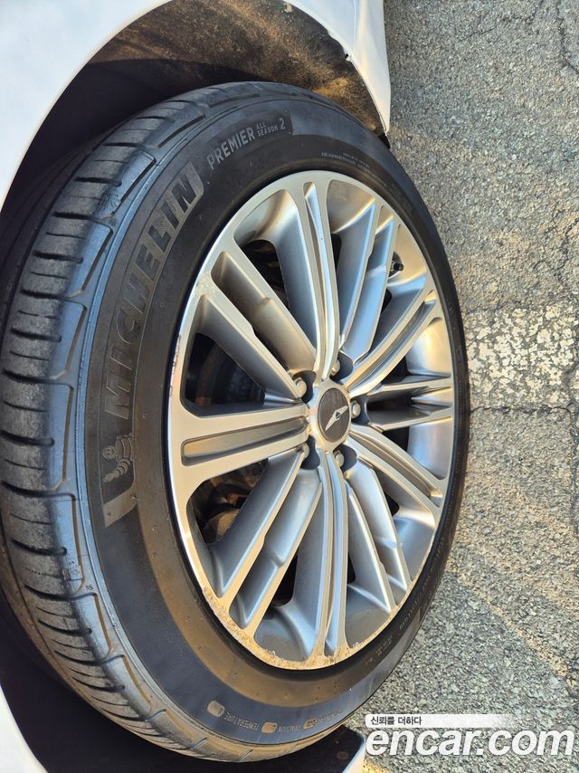 Genesis G80 2017 thumb 5