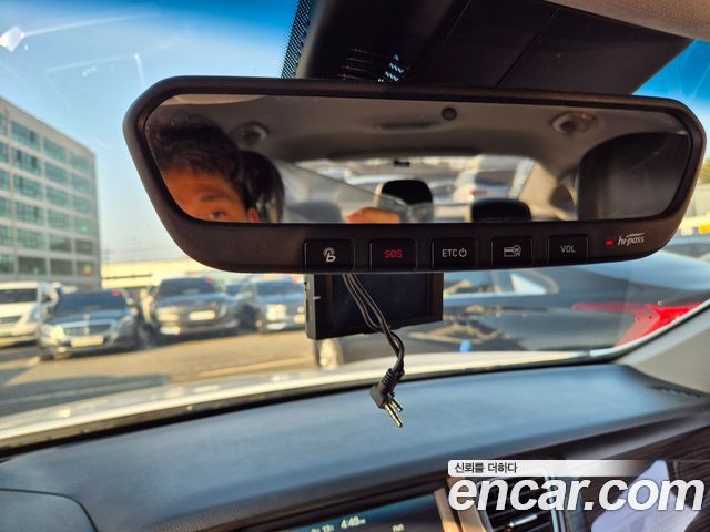 Genesis G80 2017 thumb 12