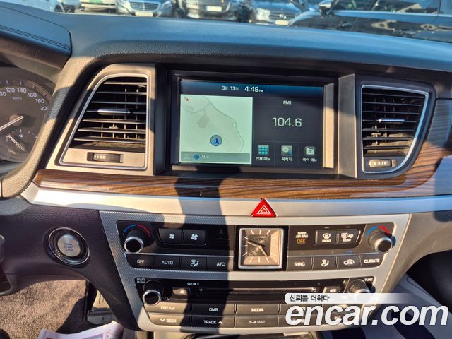Genesis G80 2017 thumb 11