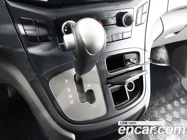 Hyundai Starex 2017 thumb 10