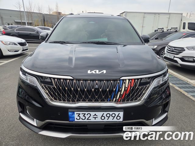 Kia Carnival 2023 thumb 4