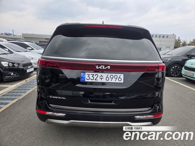 Kia Carnival 2023 thumb 5