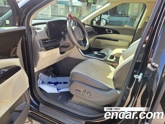 Kia Carnival 2023 thumb 8