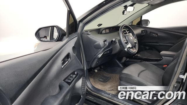 Toyota Prius 2019 thumb 9