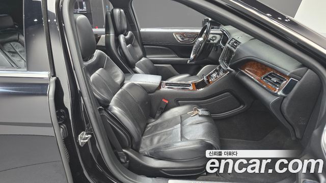 Lincoln Continental 2019 thumb 5