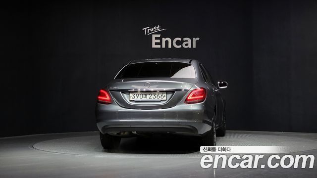 Mercedes-Benz C-Class 2020 thumb 10