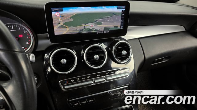 Mercedes-Benz C-Class 2020 thumb 5