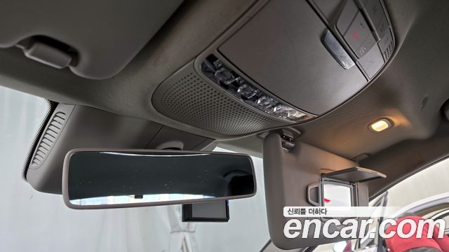 Mercedes-Benz C-Class 2020 thumb 3