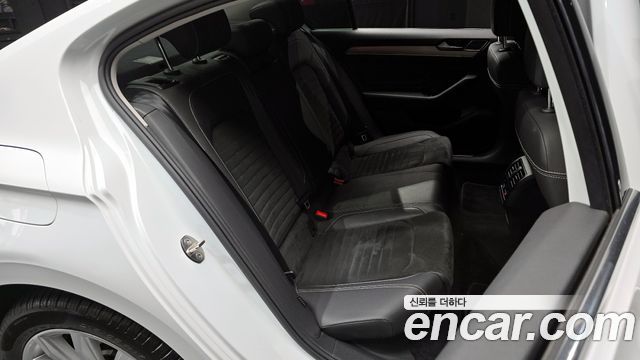 Volkswagen Passat 2021 thumb 7