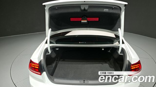 Volkswagen Passat 2021 thumb 3