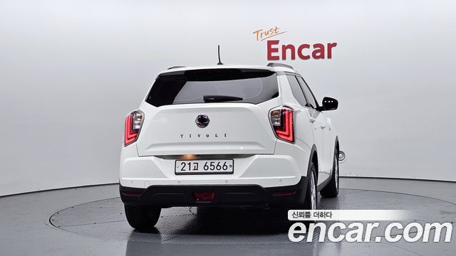 SsangYong Tivoli 2019 thumb 2