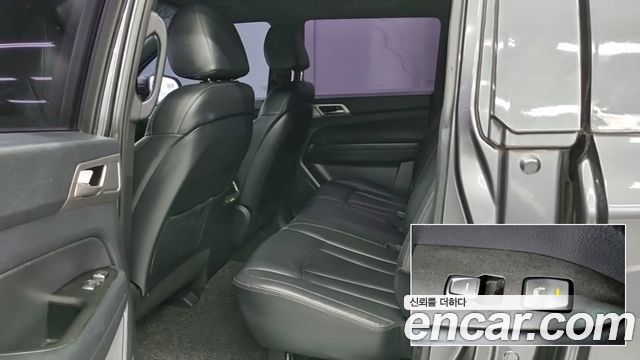 SsangYong Rexton 2019 thumb 4