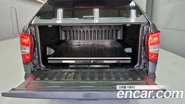 SsangYong Rexton 2019 thumb 10