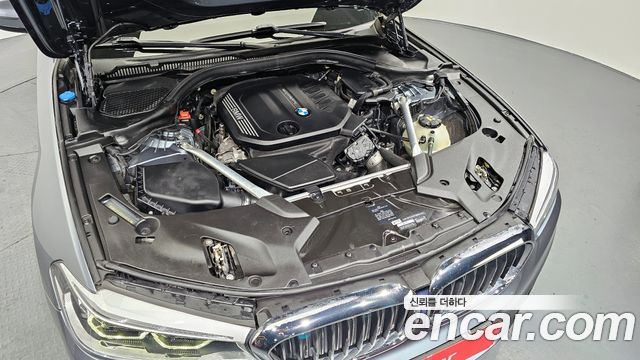 BMW 5 серии 2019 thumb 2