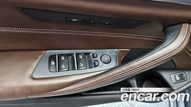 BMW 5 серии 2019 thumb 8