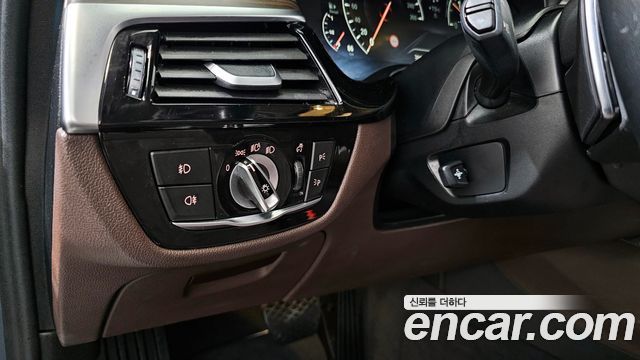 BMW 5 серии 2019 thumb 9