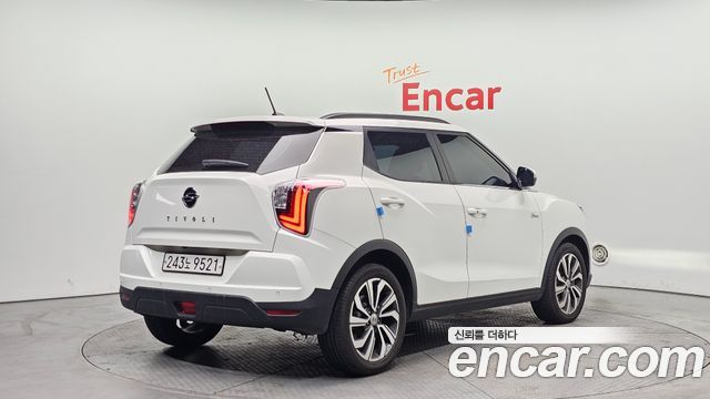 SsangYong Tivoli 2021 thumb 4