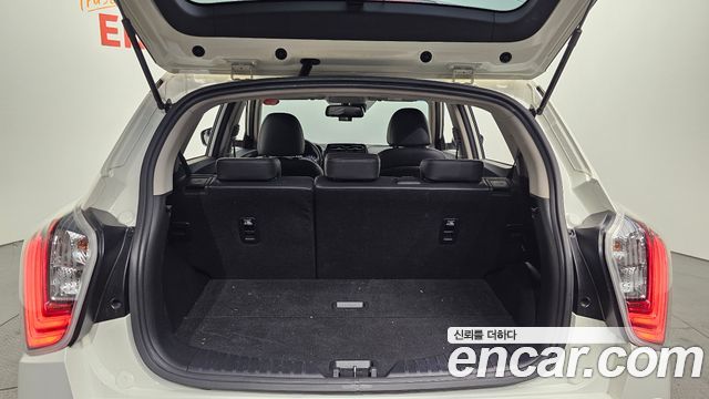 SsangYong Tivoli 2021 thumb 3