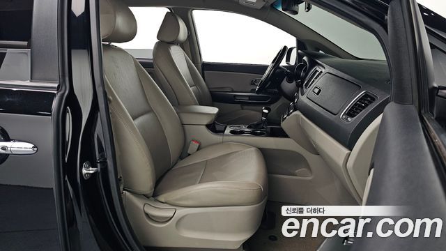 Kia Carnival 2019 thumb 7