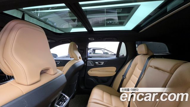 Volvo V60 2022 thumb 2