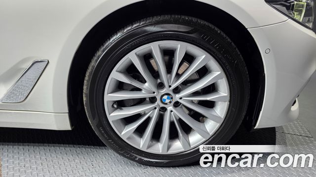 BMW 5 серии 2020 thumb 10