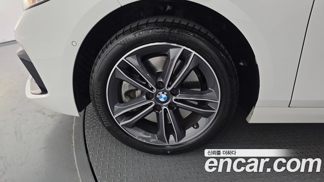 BMW 1 серии 2024 thumb 12