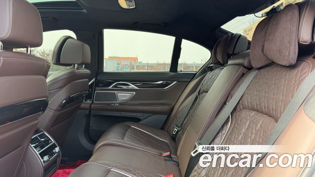 BMW 7 серии 2021 thumb 2