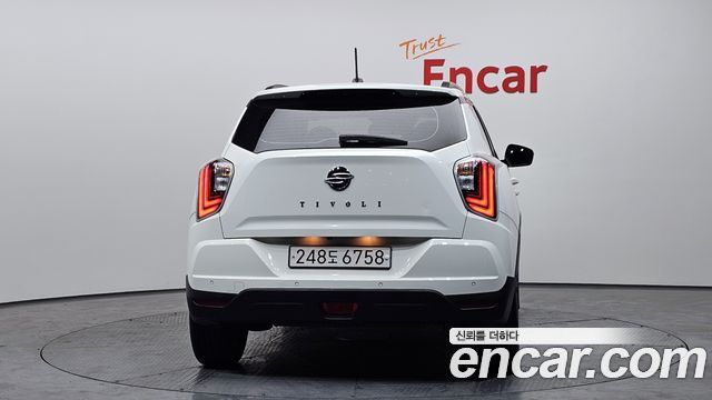 SsangYong Tivoli 2022 thumb 12