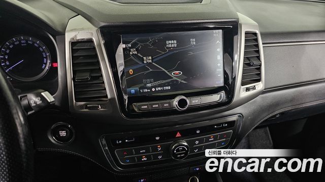SsangYong Rexton 2019 thumb 8