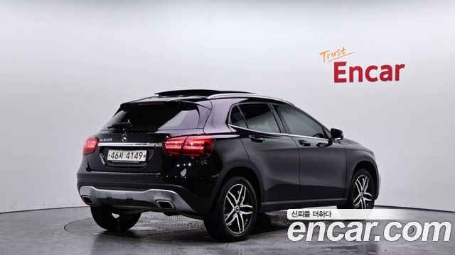 Mercedes-Benz GLA 2019 thumb 10