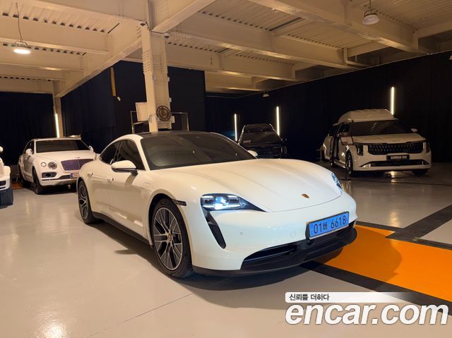 Porsche Taycan 2023 thumb 10