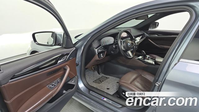 BMW 5 серии 2019 thumb 10